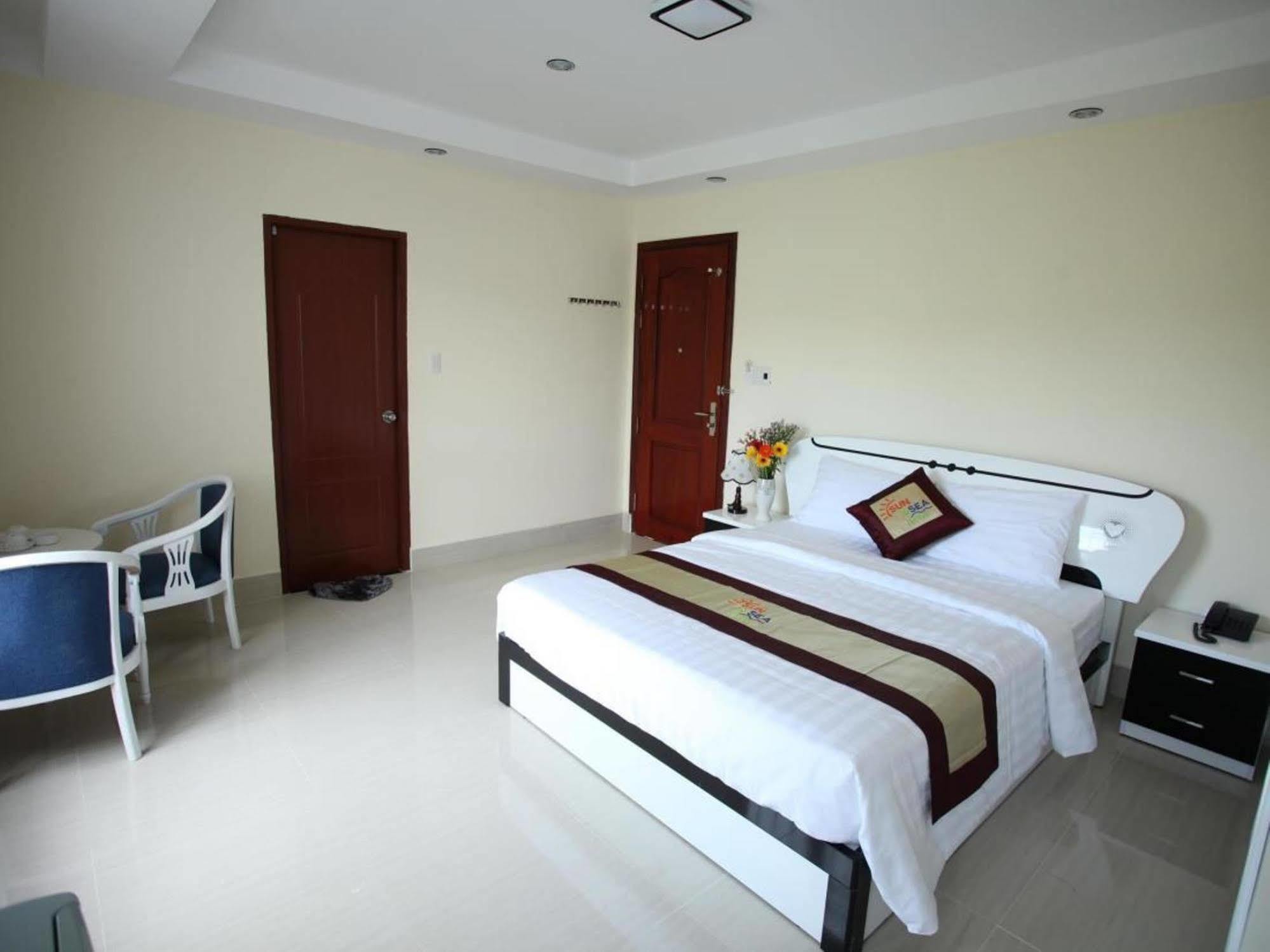 Sun & Sea Hotel Duong Dong Exterior foto